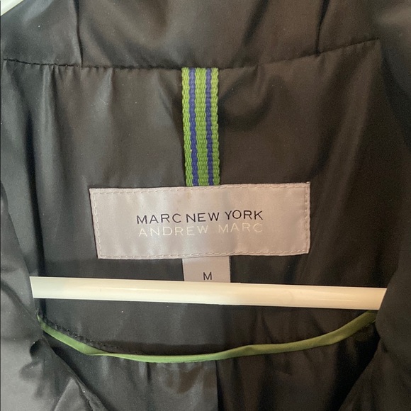 Andrew Marc New York tailored Black Puffer Jacket - Picture 2 of 3